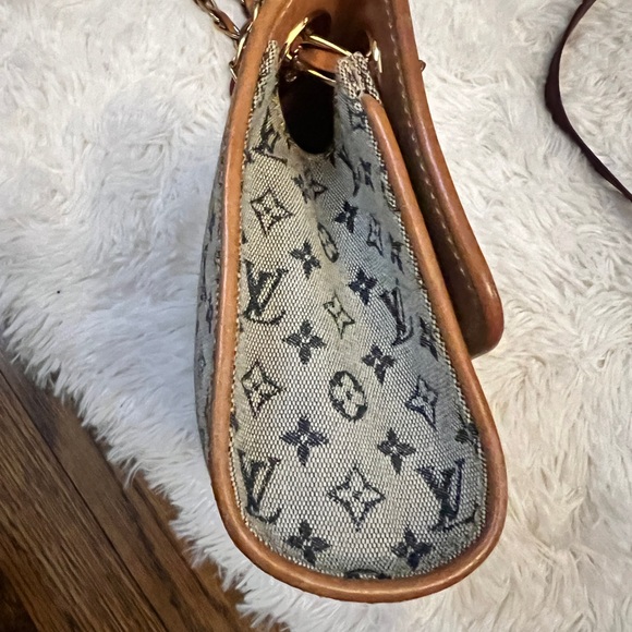 Louis Vuitton Camille Shoulder Bag - Picture 4 of 9